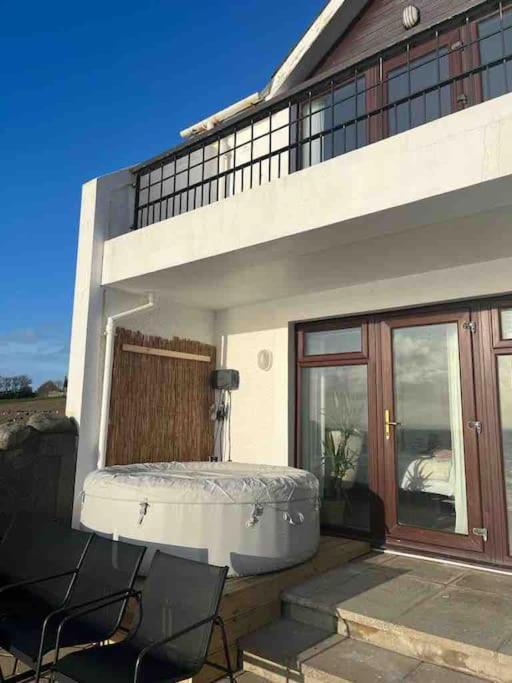 Relax With Spectacular Views And Hot Tub Villa Kircubbin Exterior photo