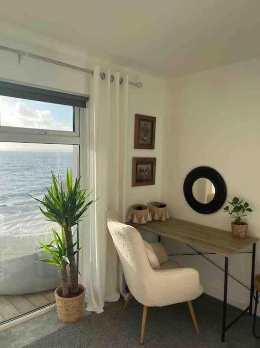 Relax With Spectacular Views And Hot Tub Villa Kircubbin Exterior photo